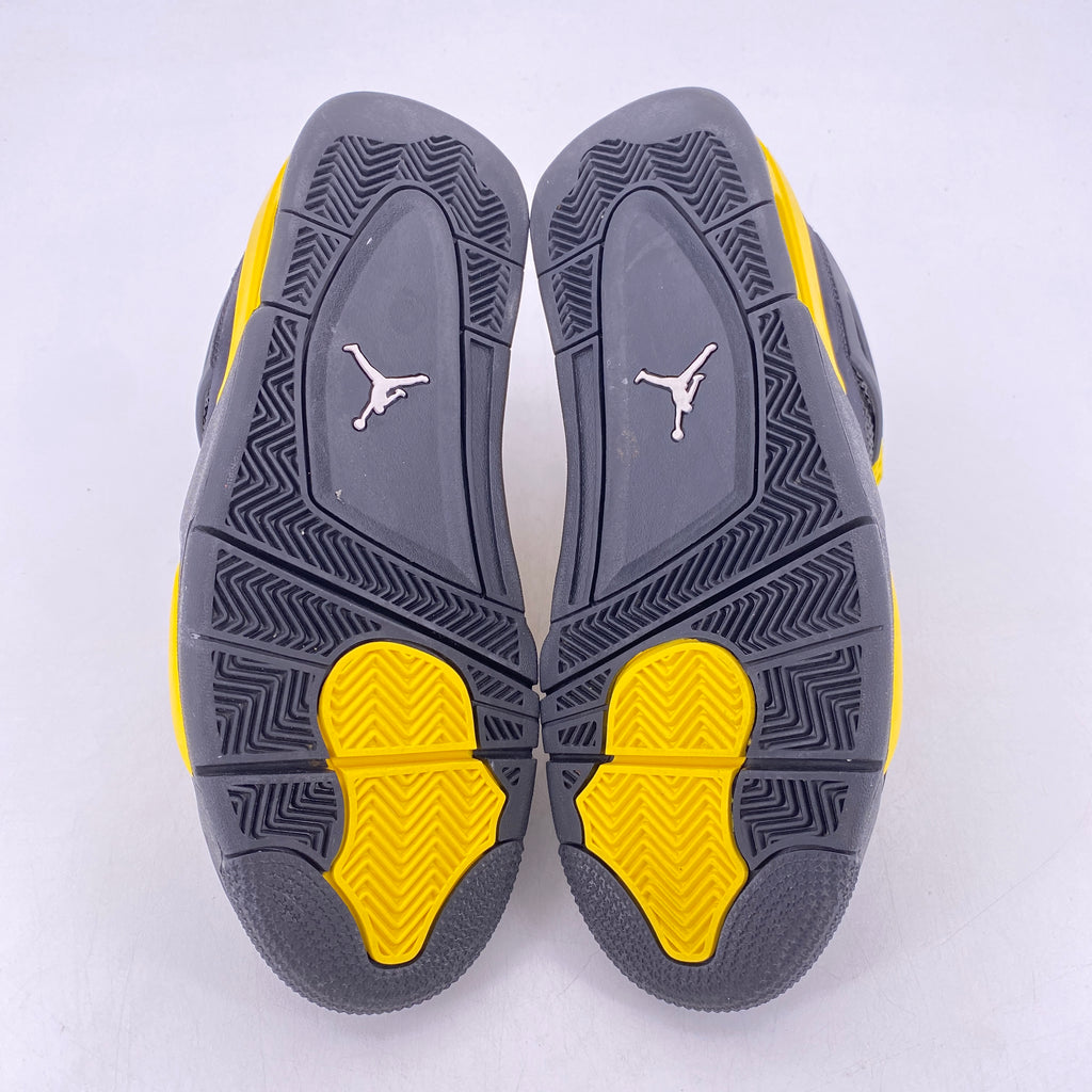 Air Jordan 4 Retro "Thunder" 2023 Used Size 9