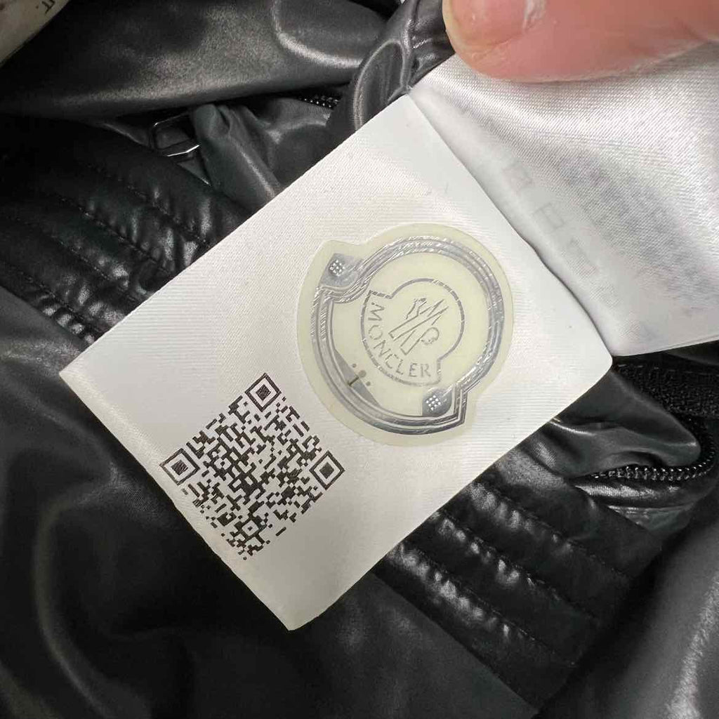 Moncler Jacket "MAYA GIUBBOTTO" Black Used Size 5