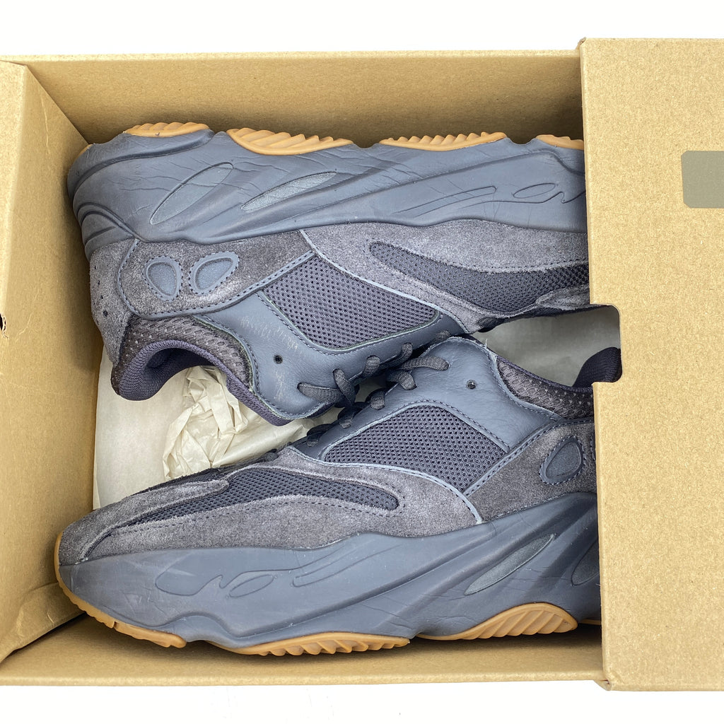 Yeezy 700 "Utility Black" 2019 Used Size 9