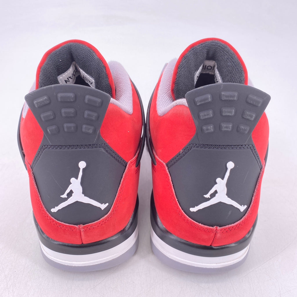 Air Jordan 4 Retro "Toro Bravo" 2026 Used Size 11.5