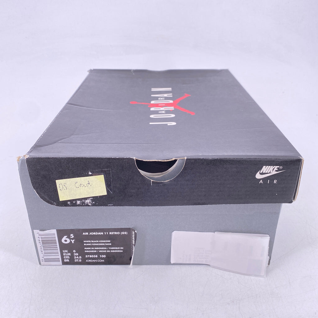 Air Jordan (GS) 11 Retro "Concord" 2018 Used Size 6.5Y