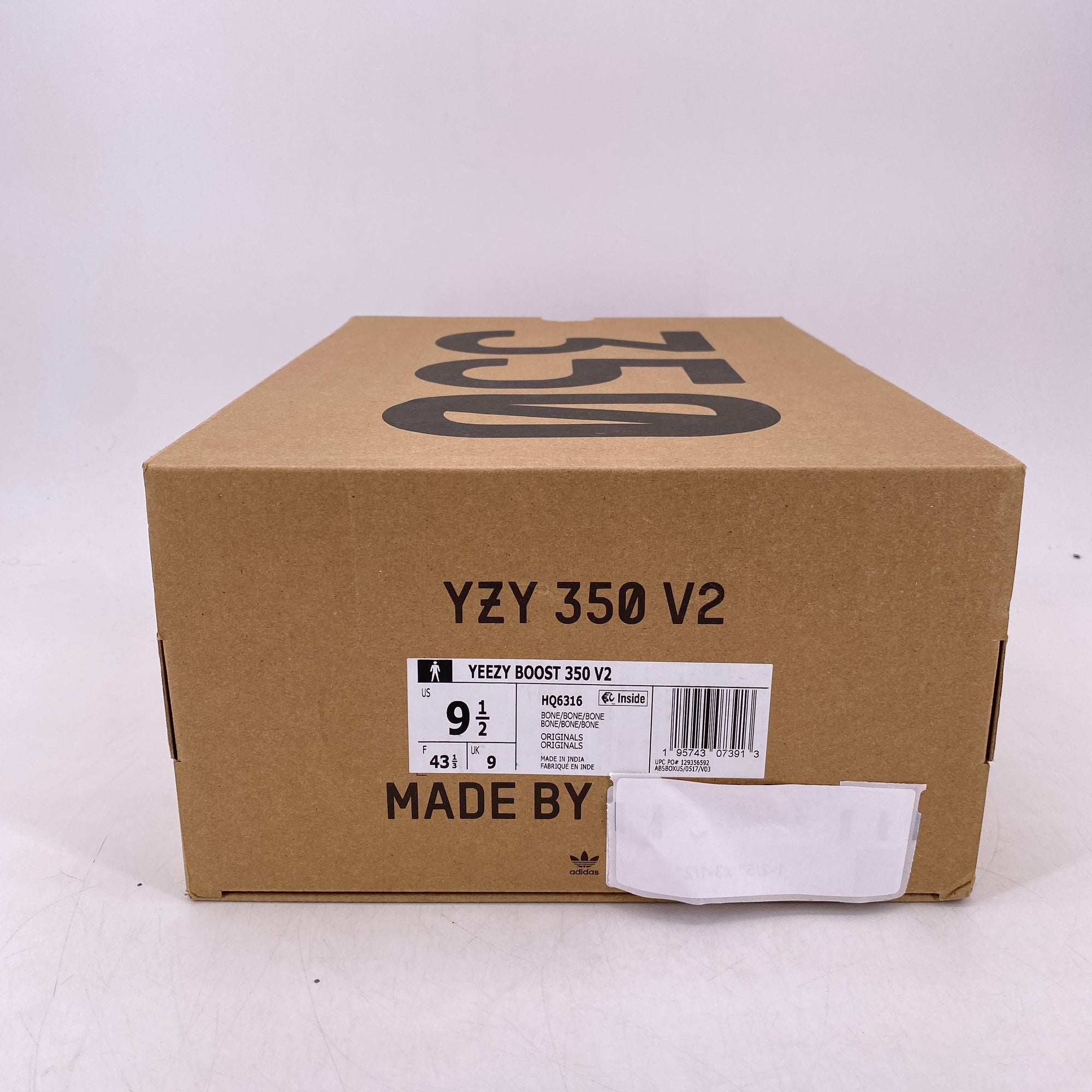 Yeezy 350 v2 &quot;Bone&quot; 2022 Used Size 9.5