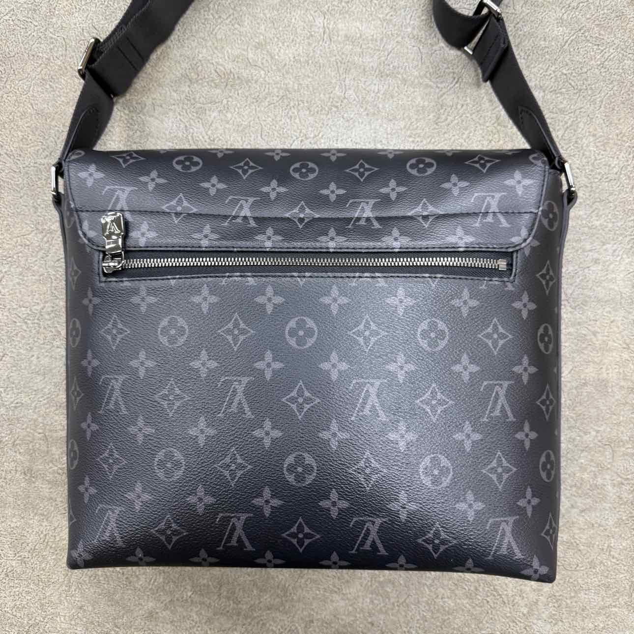 Louis Vuitton Messenger Bag &quot;MONOGRAM&quot; Used Black