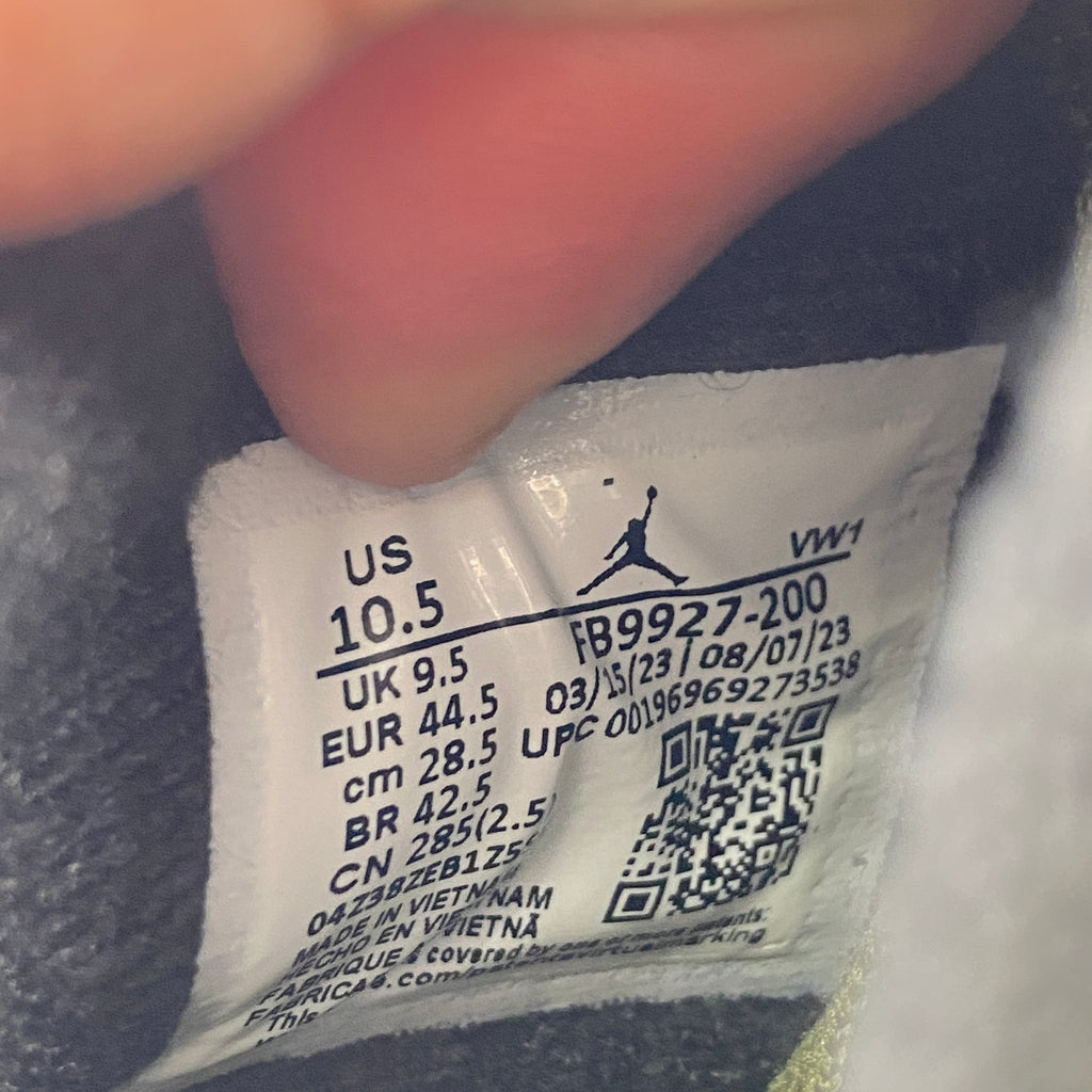 Air Jordan 4 Retro SE "Medium Olive" 2023 New Size 10.5