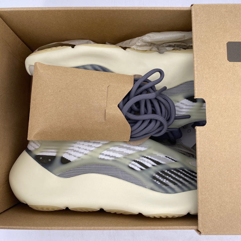 Yeezy 700 v3 "Fade Salt" 2022 Used Size 10