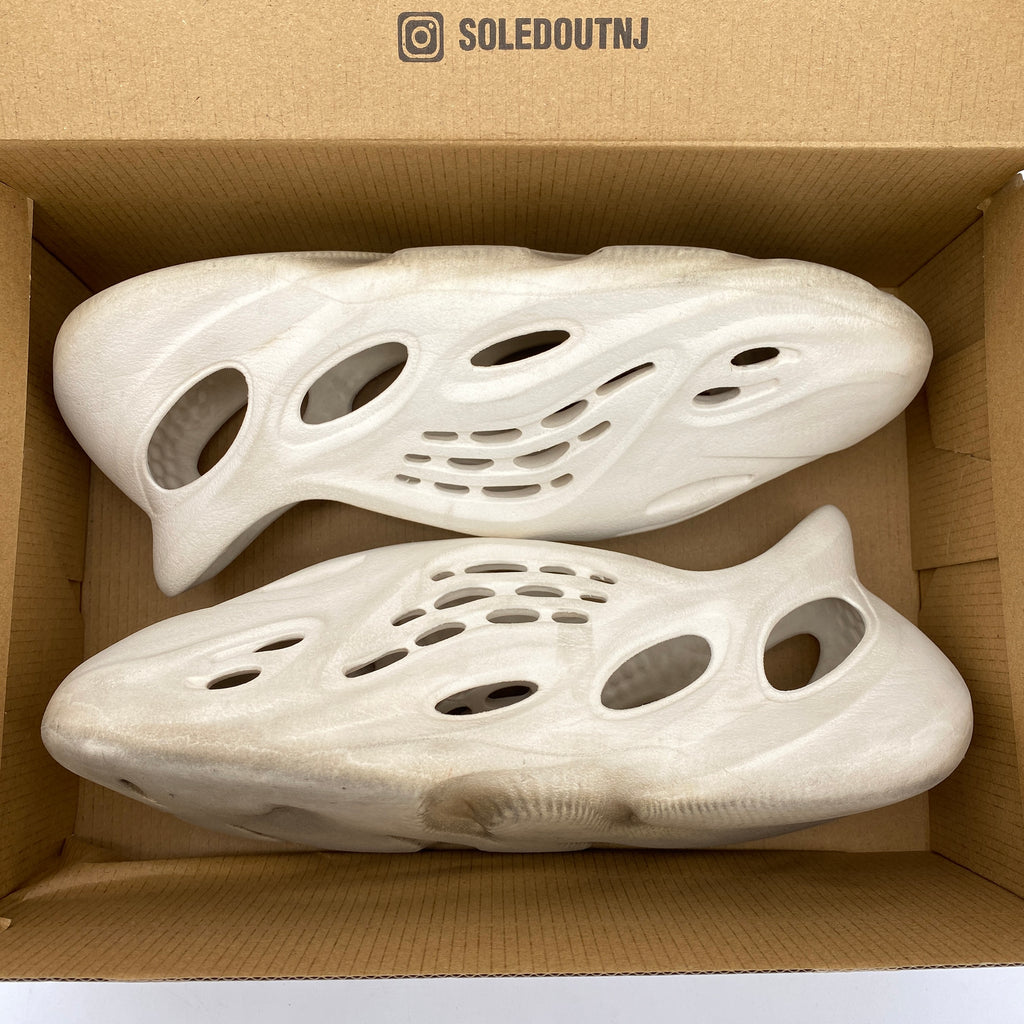 Yeezy Foam RNNR "Sand" 2021 Used Size 10