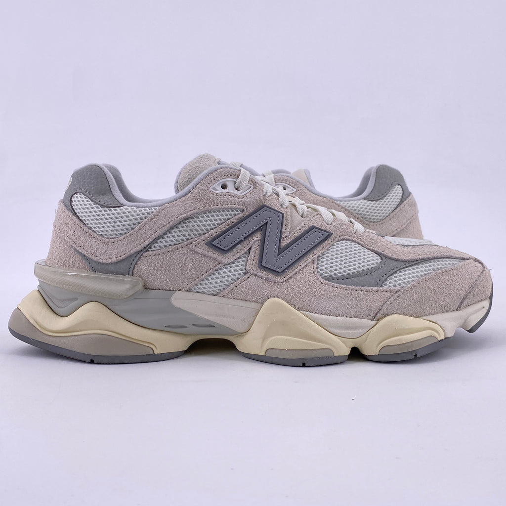 New Balance 9060 "Moonbeam" 2023 Used Size 10