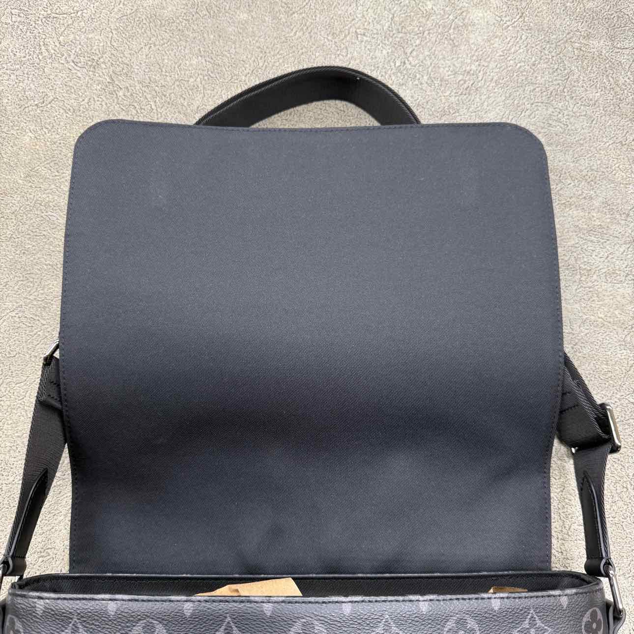 Louis Vuitton Messenger Bag &quot;MONOGRAM&quot; Used Black