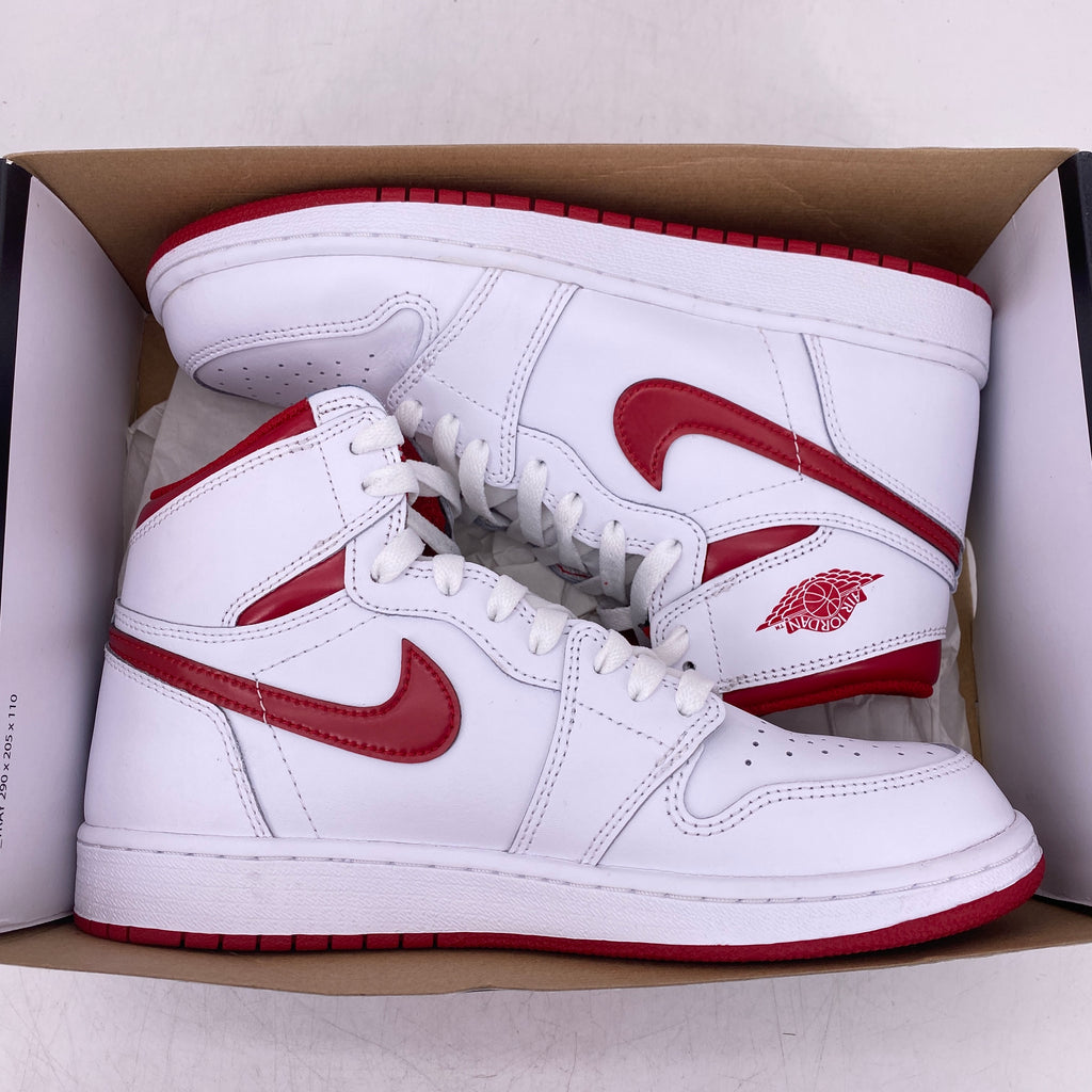 Air Jordan (GS) 1 Retro High "Metallic Red" 2017 Used Size 7Y