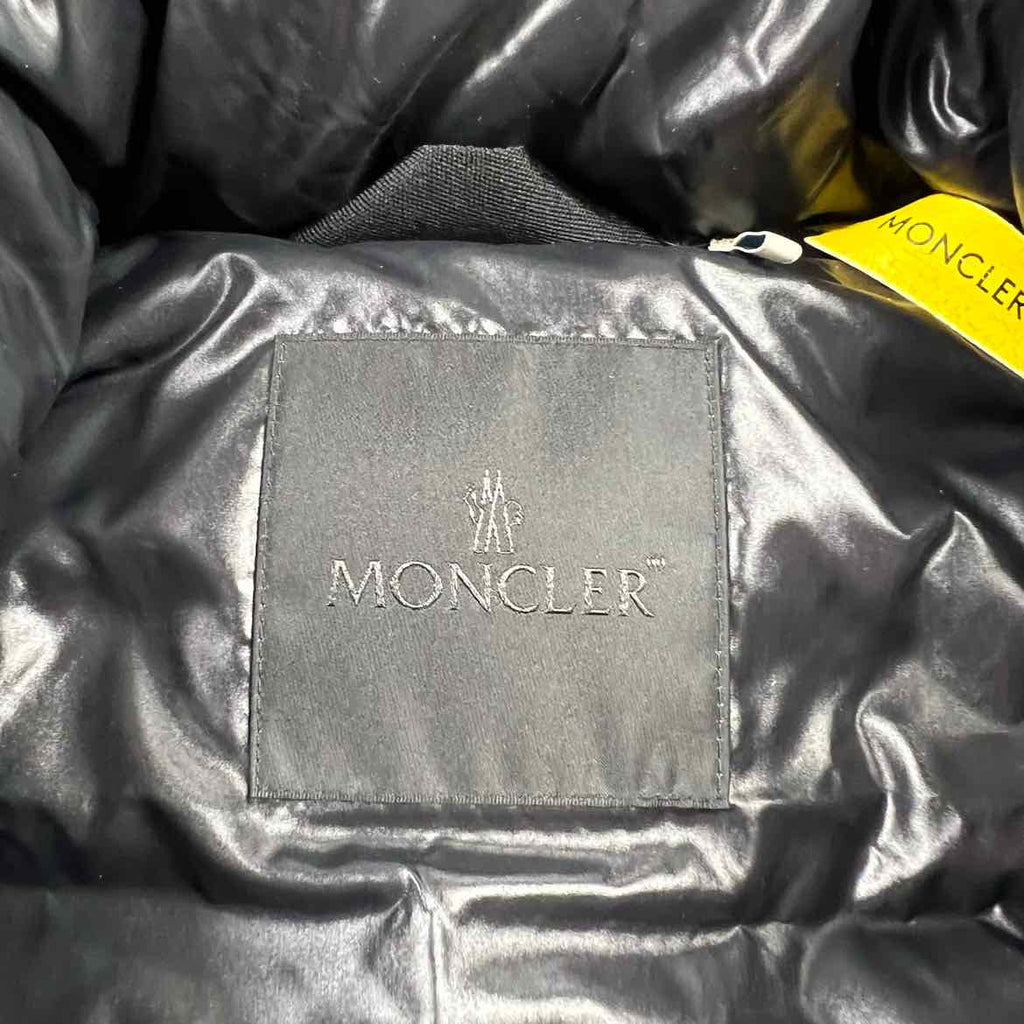 Moncler Vest "GILET SUMIDA" Black Used Size 4