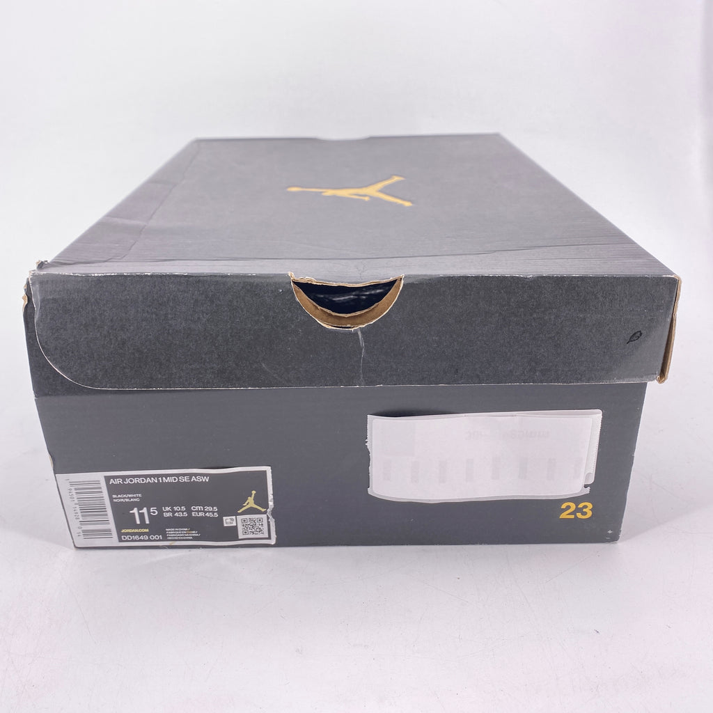 Air Jordan 1 Mid "Carbon Fiber" 2021 Used Size 11.5