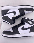 Air Jordan (GS) 1 Retro High OG "Black White" 2014 Used Size 7Y