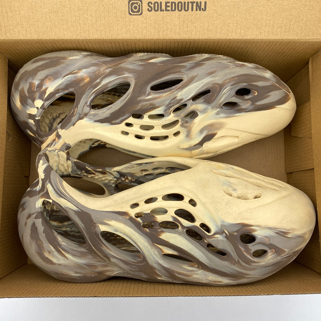 Yeezy Foam RNNR "Mx Cream Clay" 2021 Used Size 11