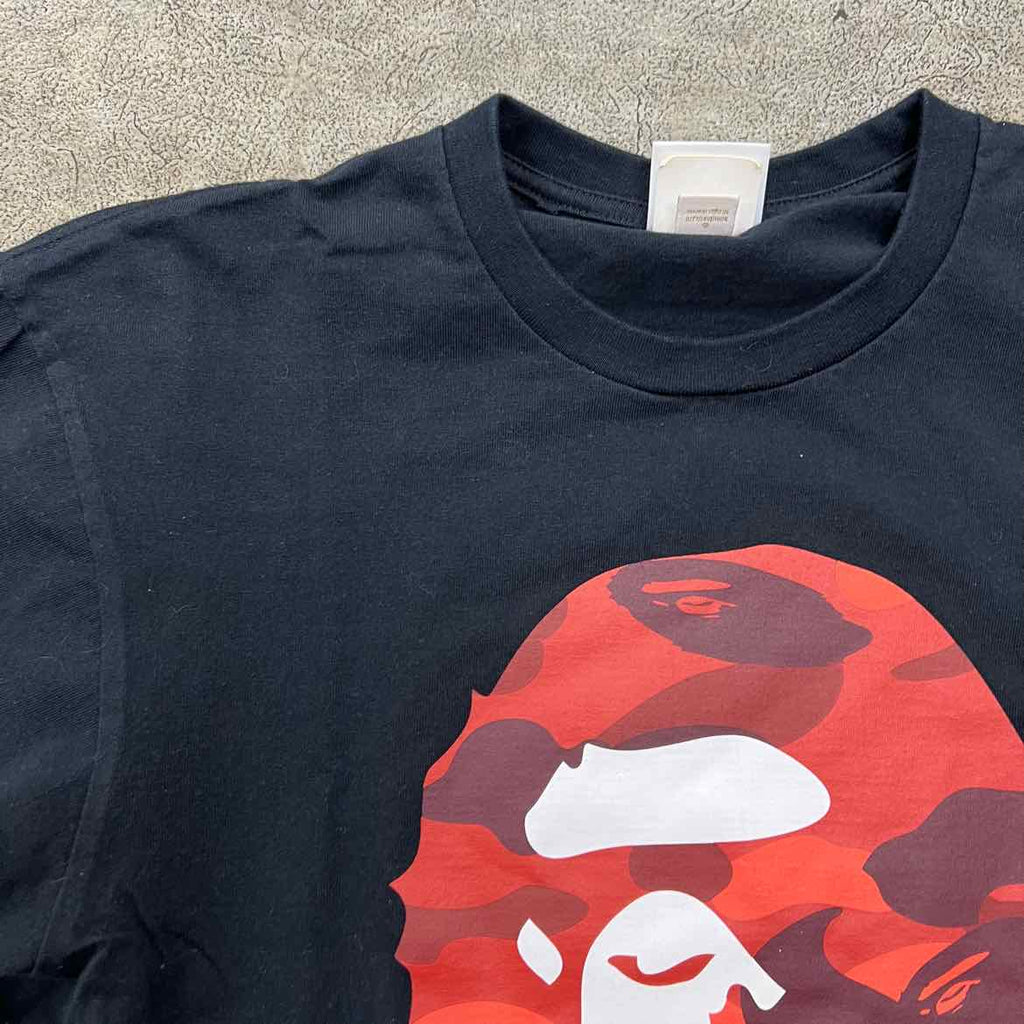 Bape T-Shirt "RED CAMO APE HEAD" Black Used Size XL