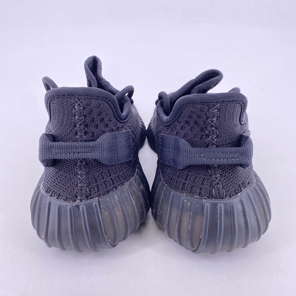 Yeezy 350 v2 "Onyx" 2022 Used Size 7
