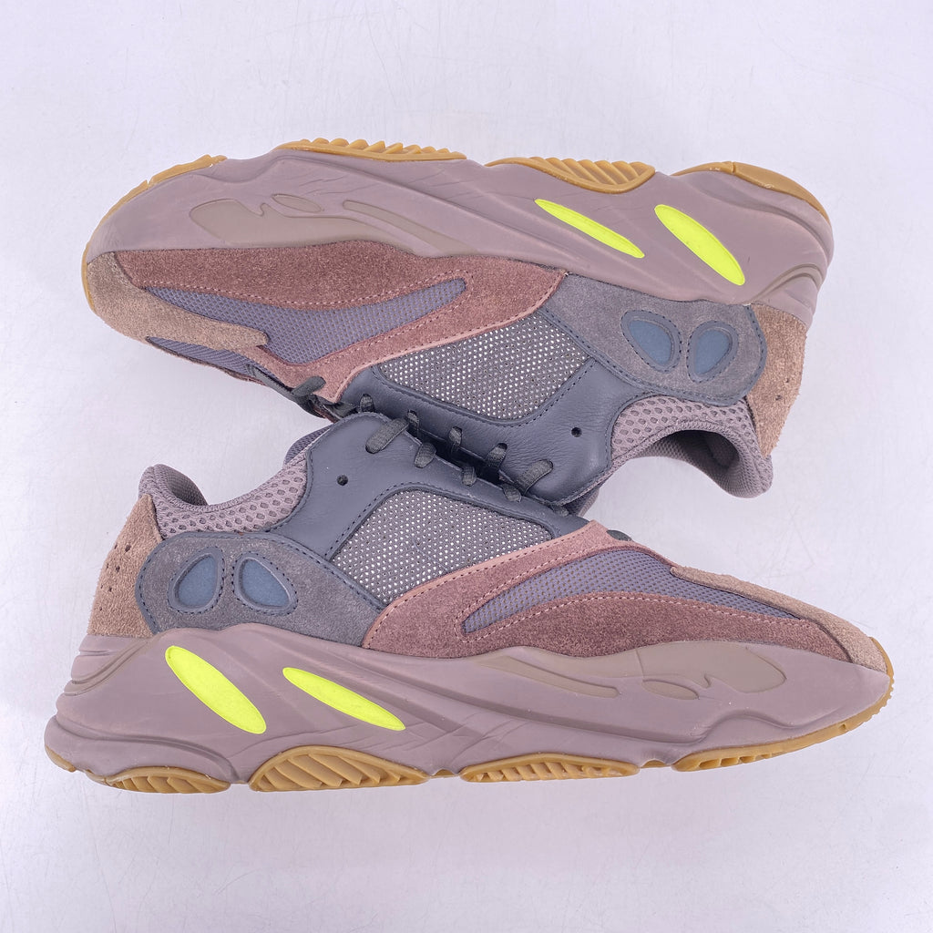 Yeezy 700 "Mauve" 2018 Used Size 11
