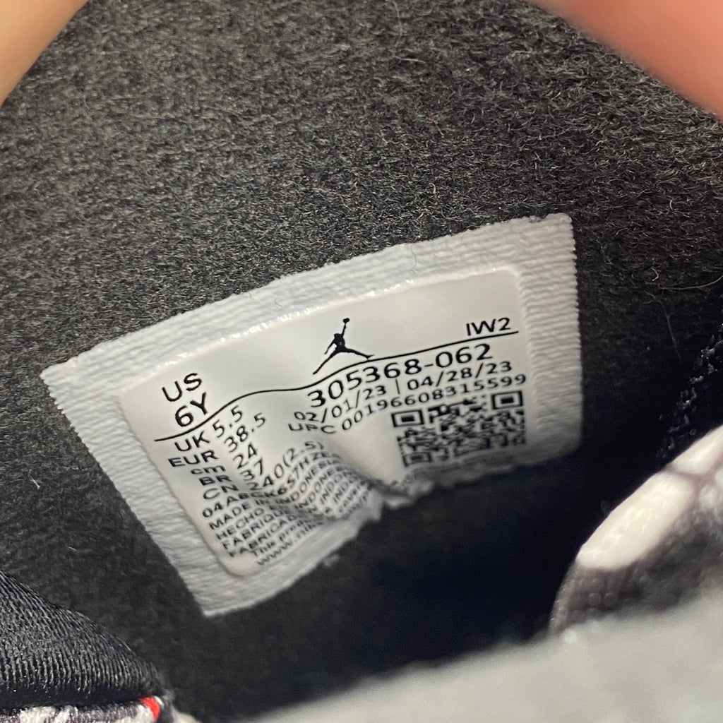 Air Jordan (GS) 8 Retro "Playoff" 2023 Used Size 6Y