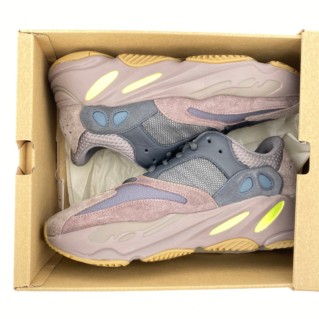 Yeezy 700 "Mauve" 2018 Used Size 8