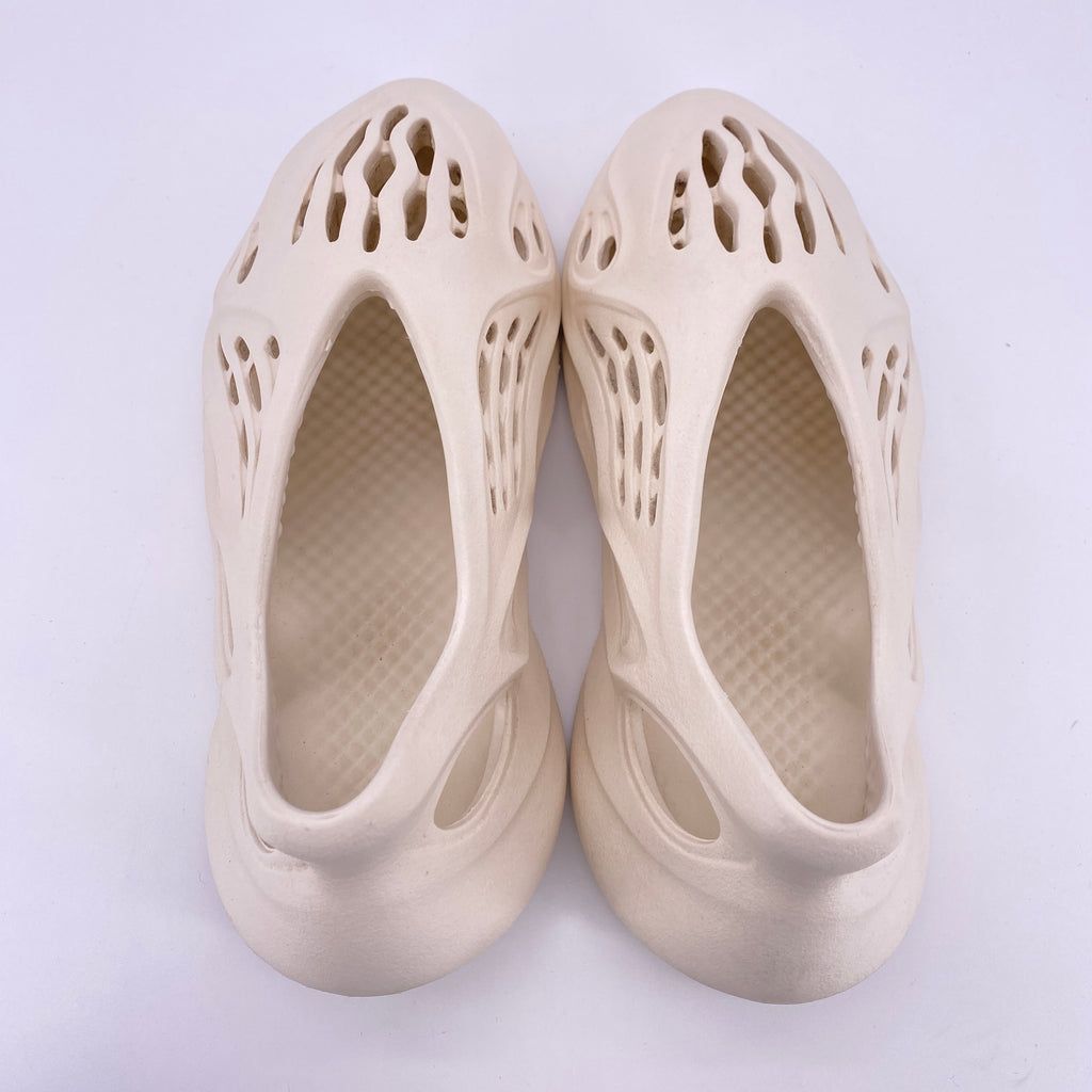 Yeezy Foam RNNR "Sand" 2021 Used Size 9