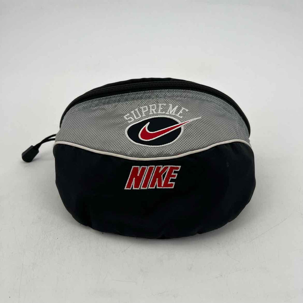 Supreme Waist Bag "SUPREME NIKE" Used Silver Size OS