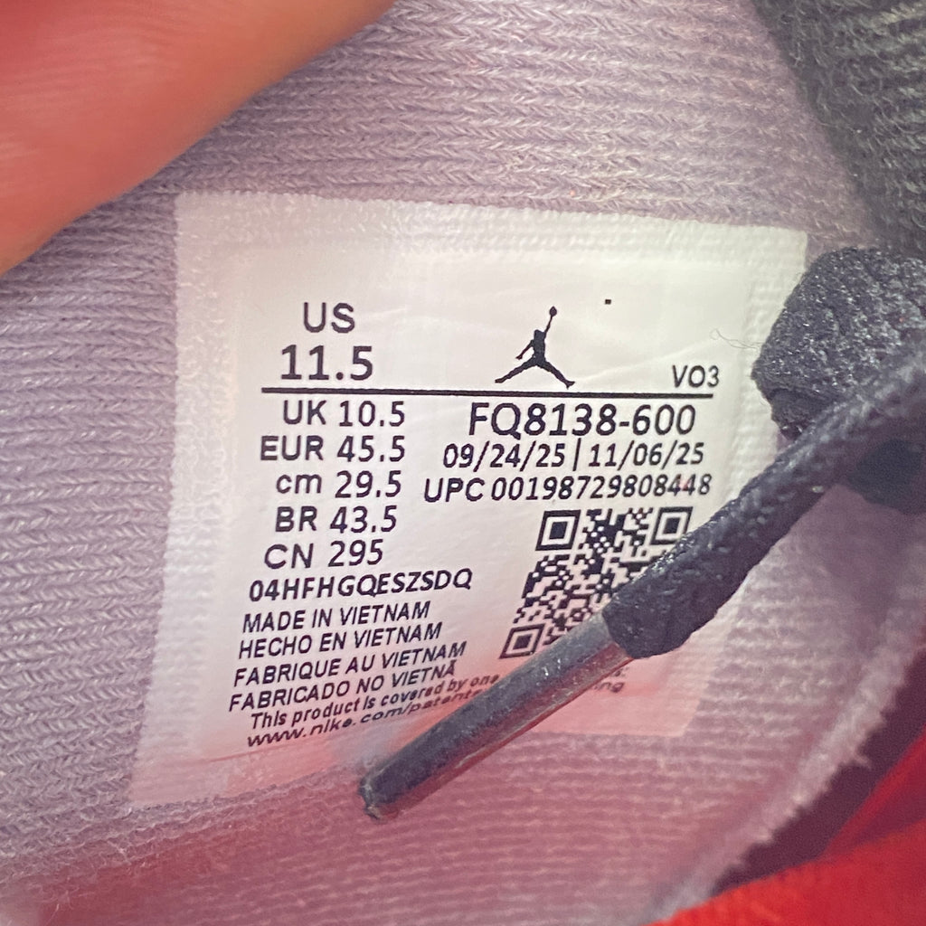 Air Jordan 4 Retro "Toro Bravo" 2026 Used Size 11.5