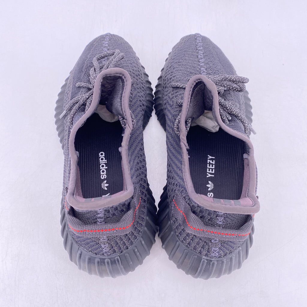 Yeezy 350 v2 "Black Non-Reflective" 2019 Used Size 9.5