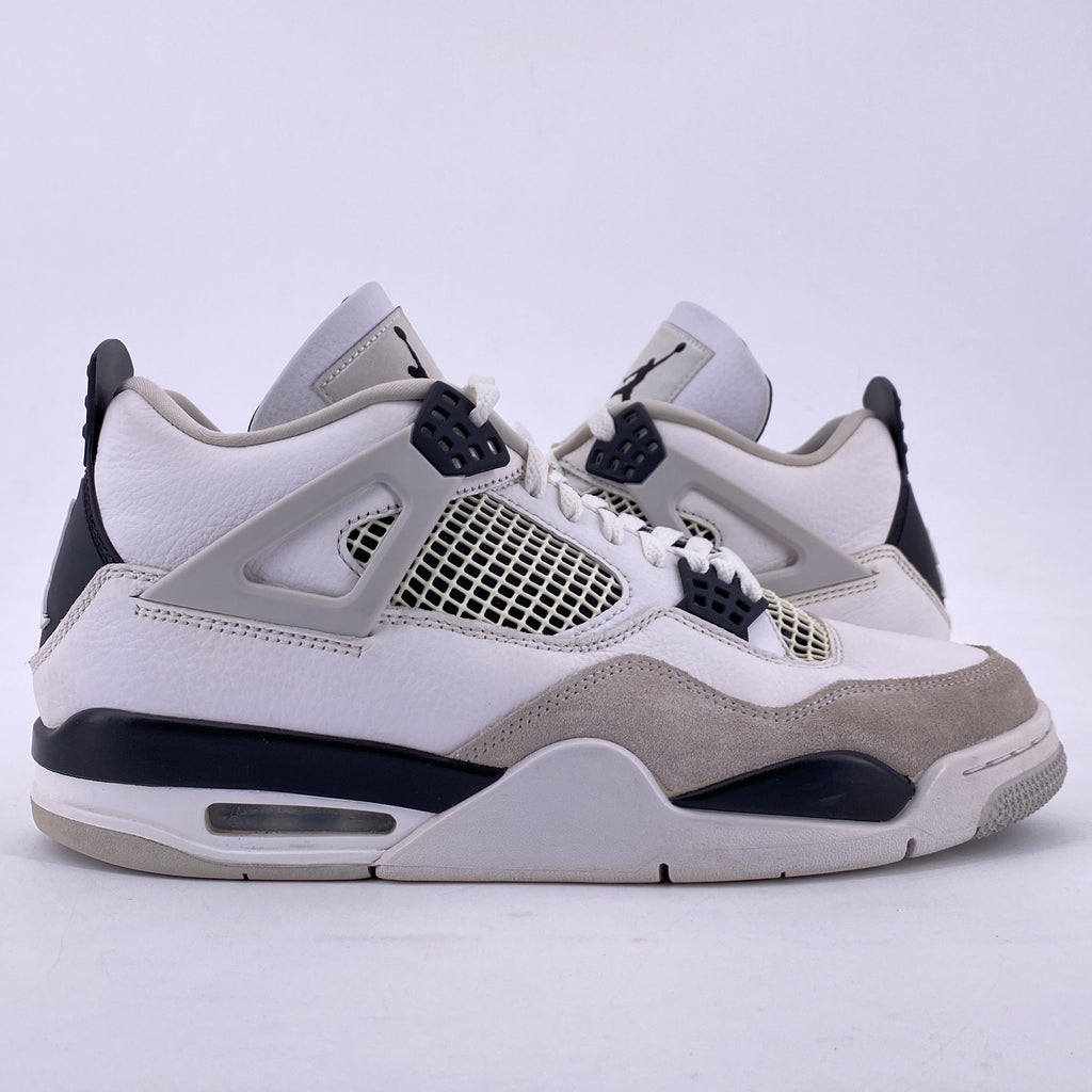 Air Jordan 4 Retro "Military Black" 2022 Used Size 10.5