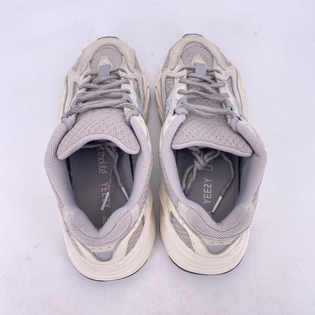 Yeezy 700 v2 "Static" 2018 Used Size 8