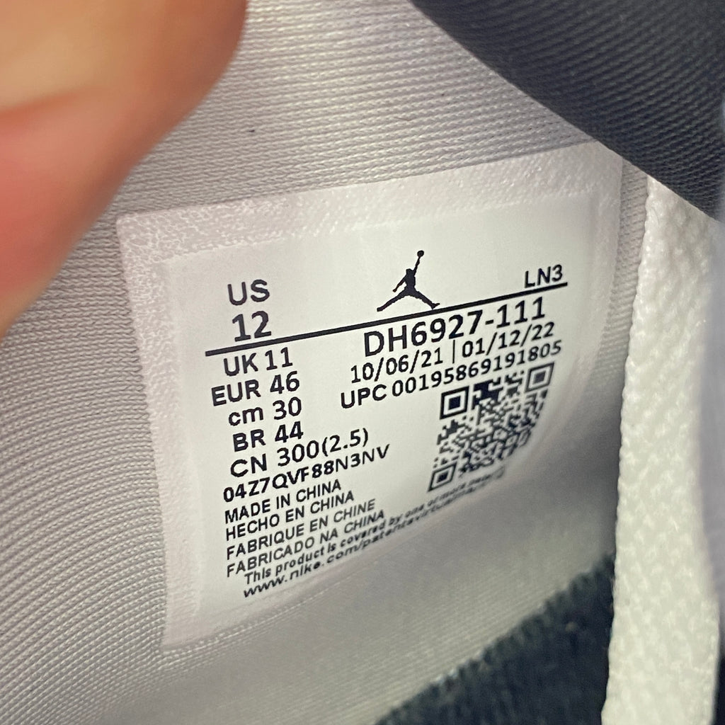 Air Jordan 4 Retro "Military Black" 2022 Used Size 12