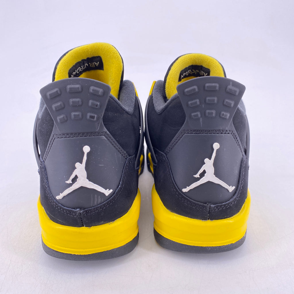 Air Jordan (GS) 4 Retro "Thunder" 2023 Used Size 6.5Y