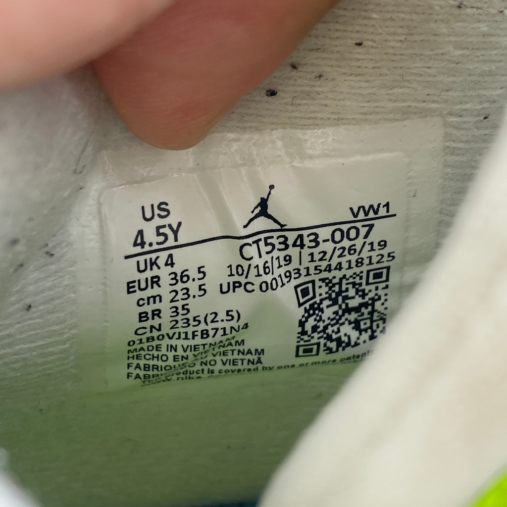Air Jordan (GS) 4 Retro "Neon" 2020 Used Size 4.5Y