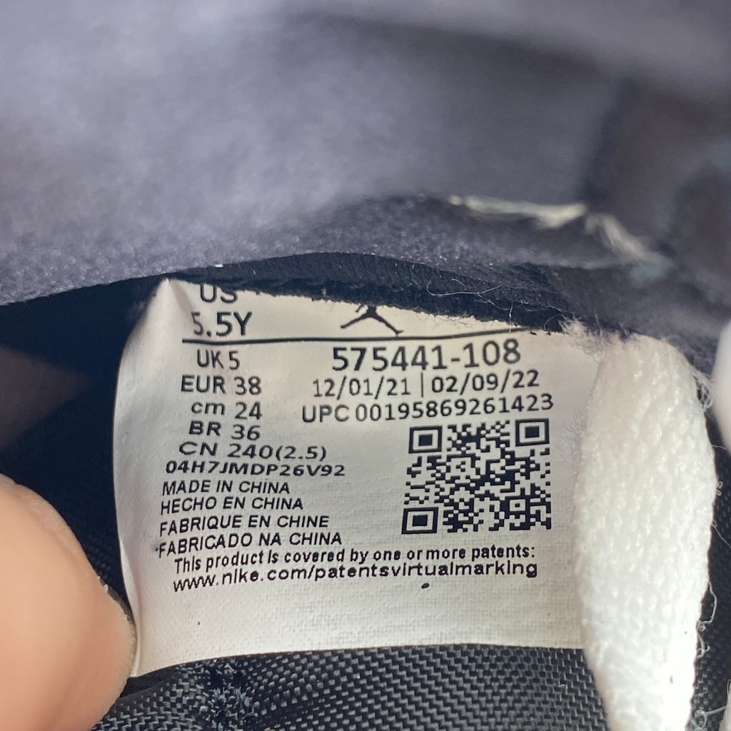 Air Jordan (GS) 1 Retro High OG "Bleached Coral" 2022 Used Size 5.5Y