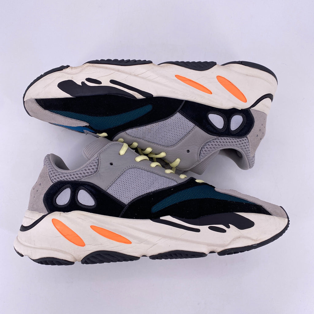 Yeezy 700 "Waverunner" 2022 Used Size 13