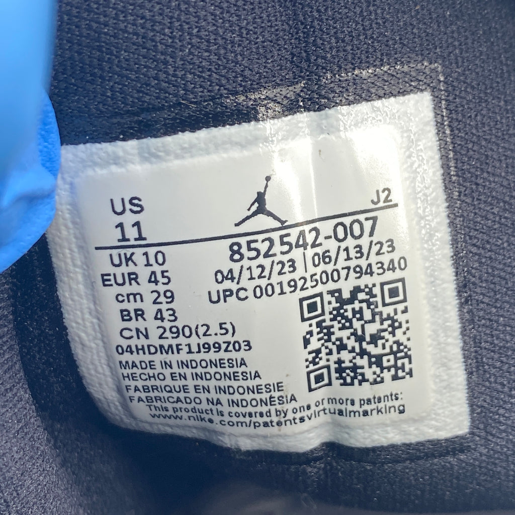 Air Jordan 1 Mid "Patent Black White Gold" 2019 Used Size 11