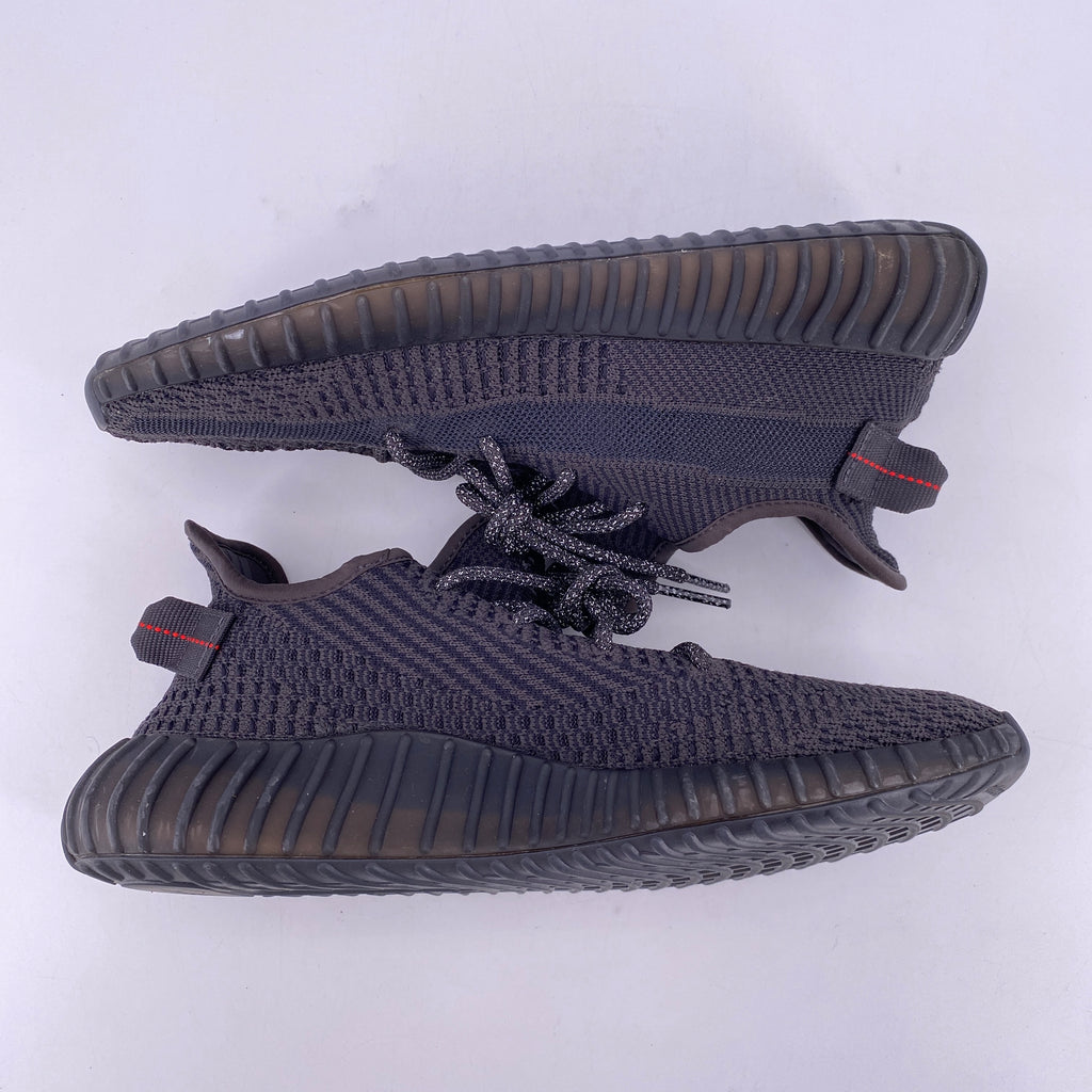 Yeezy 350 v2 "Black Non-Reflective" 2019 Used Size 9.5