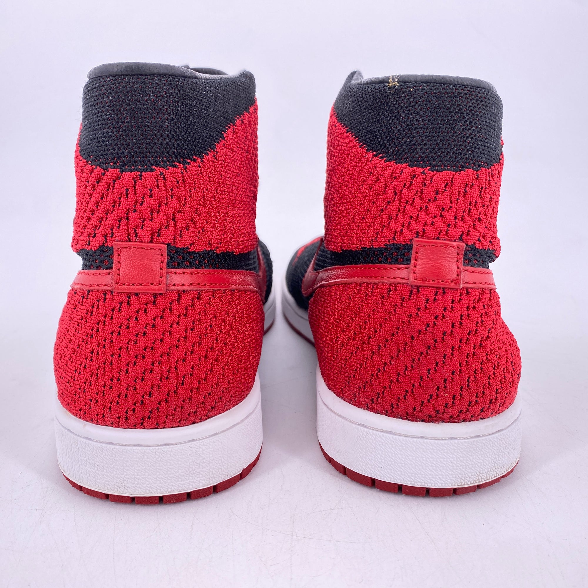 flyknit chukka white with gold trim