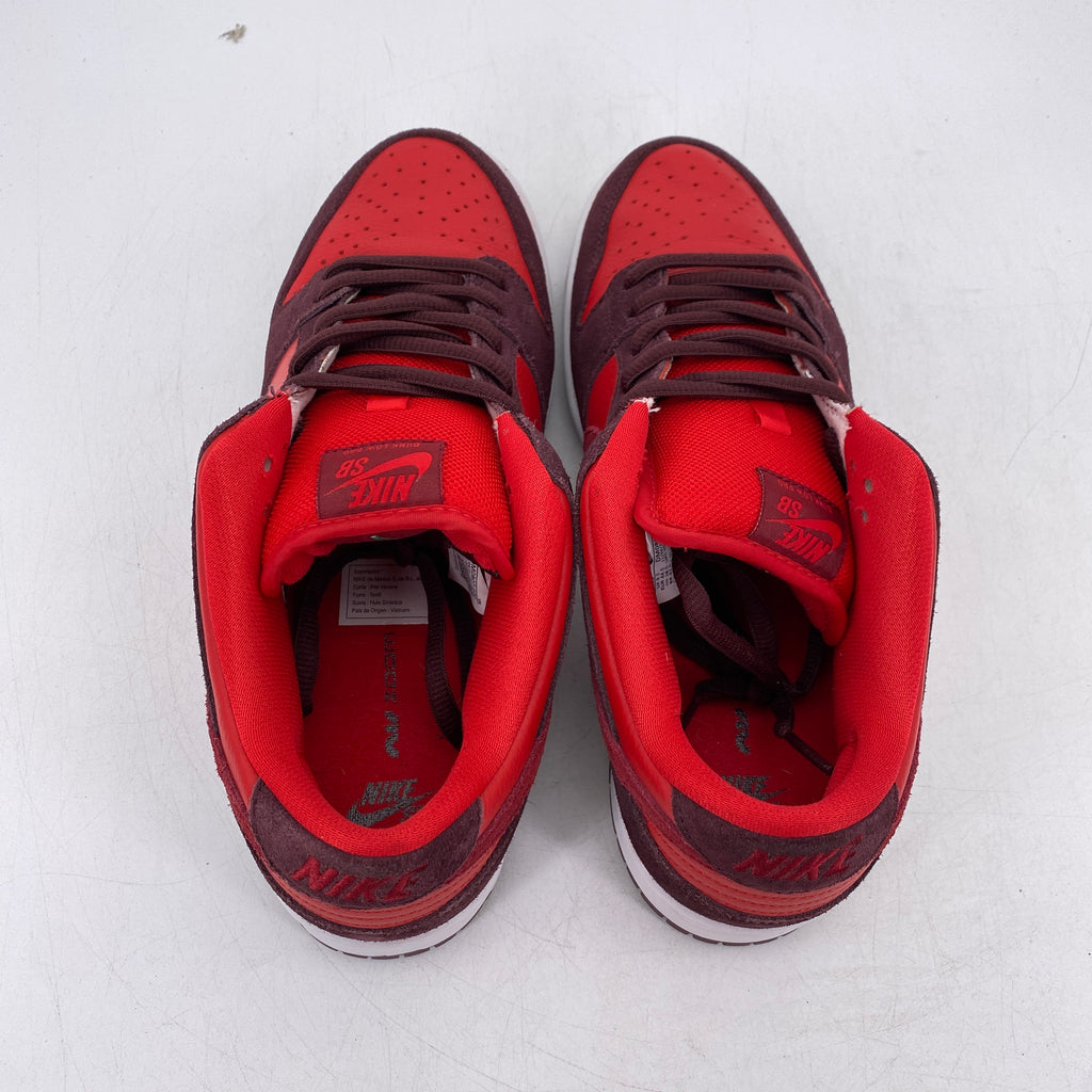 Nike SB Dunk Low "Cherry" 2022 Used Size 10.5