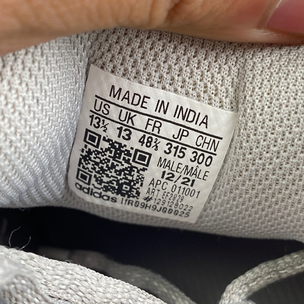 Yeezy 700 v2 "Static" 2018 Used Size 13.5