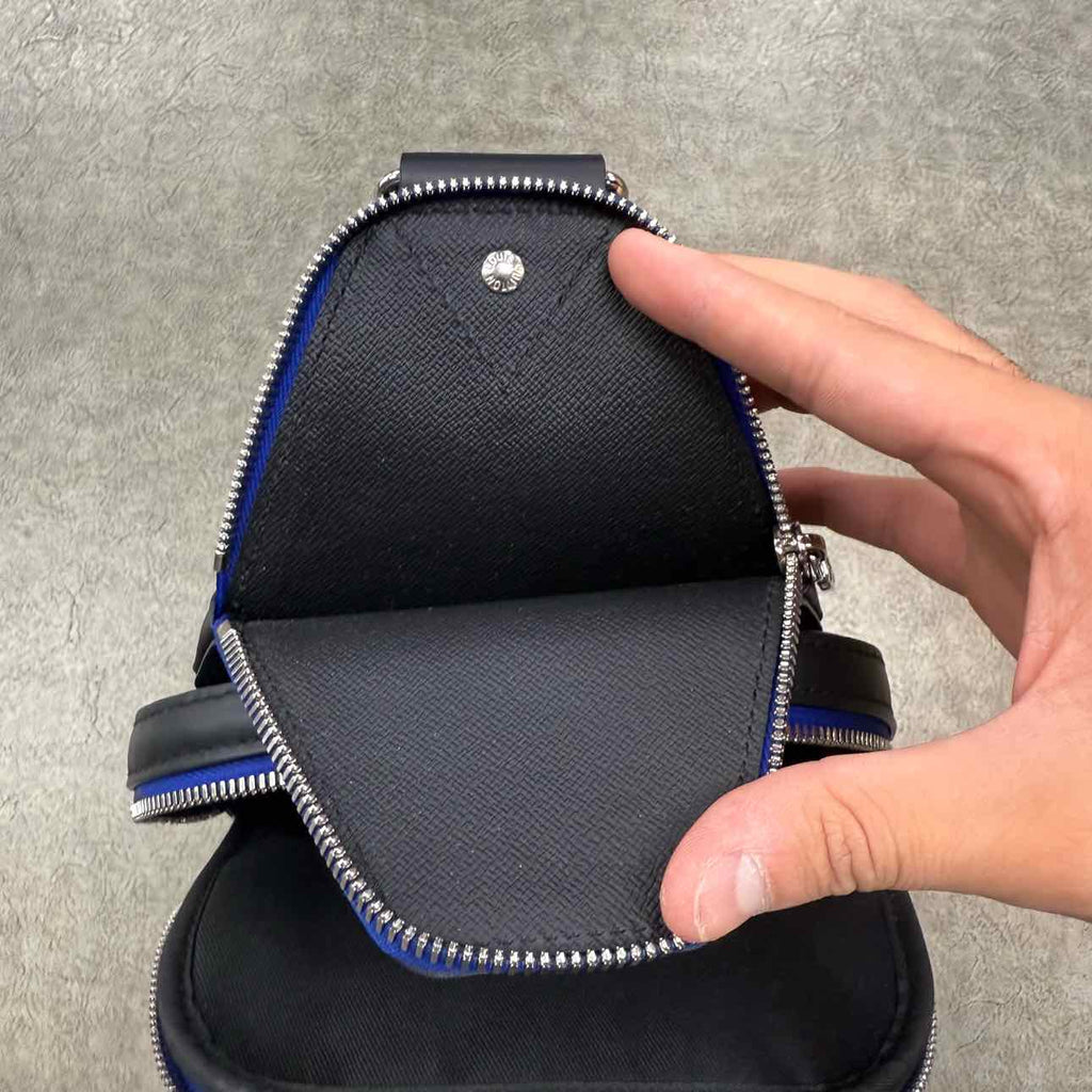 Louis Vuitton Crossbody "AVENUE SLING BAG" Used Black Size OS