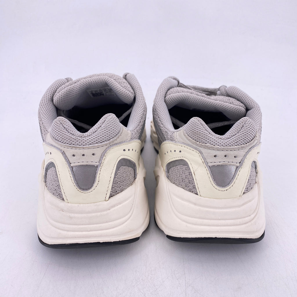 Yeezy 700 v2 "Static" 2018 Used Size 8