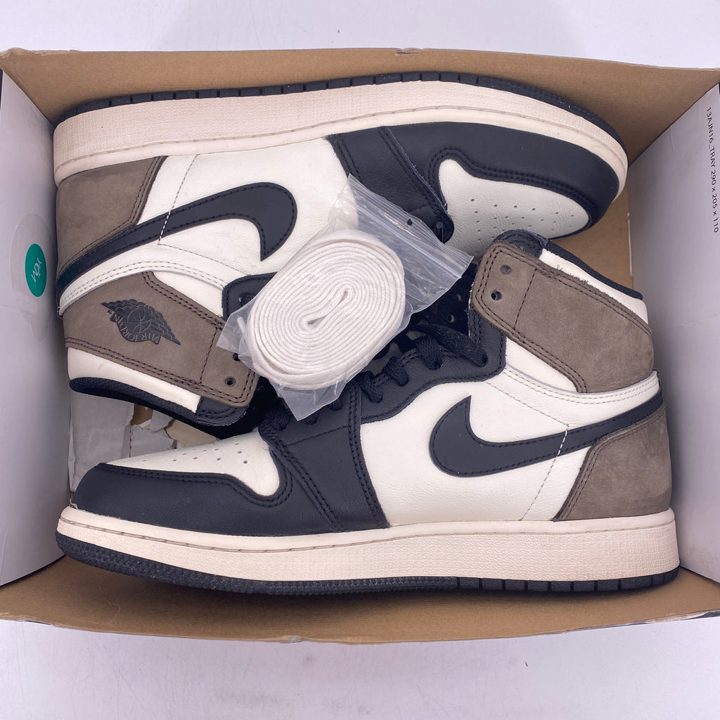 Air Jordan (GS) 1 Retro High "Dark Mocha" 2020 Used Size 7Y