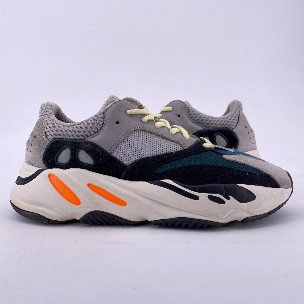 Yeezy 700 "Waverunner" 2018 Used Size 7.5
