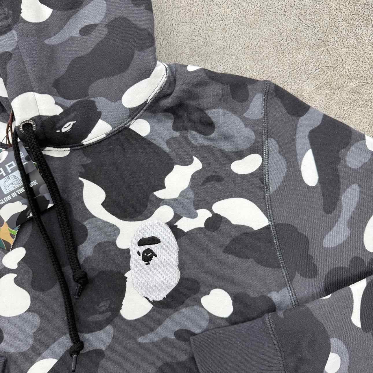 Bape Hoodie &quot;GLOW IN THE DARK&quot; Black New Size L