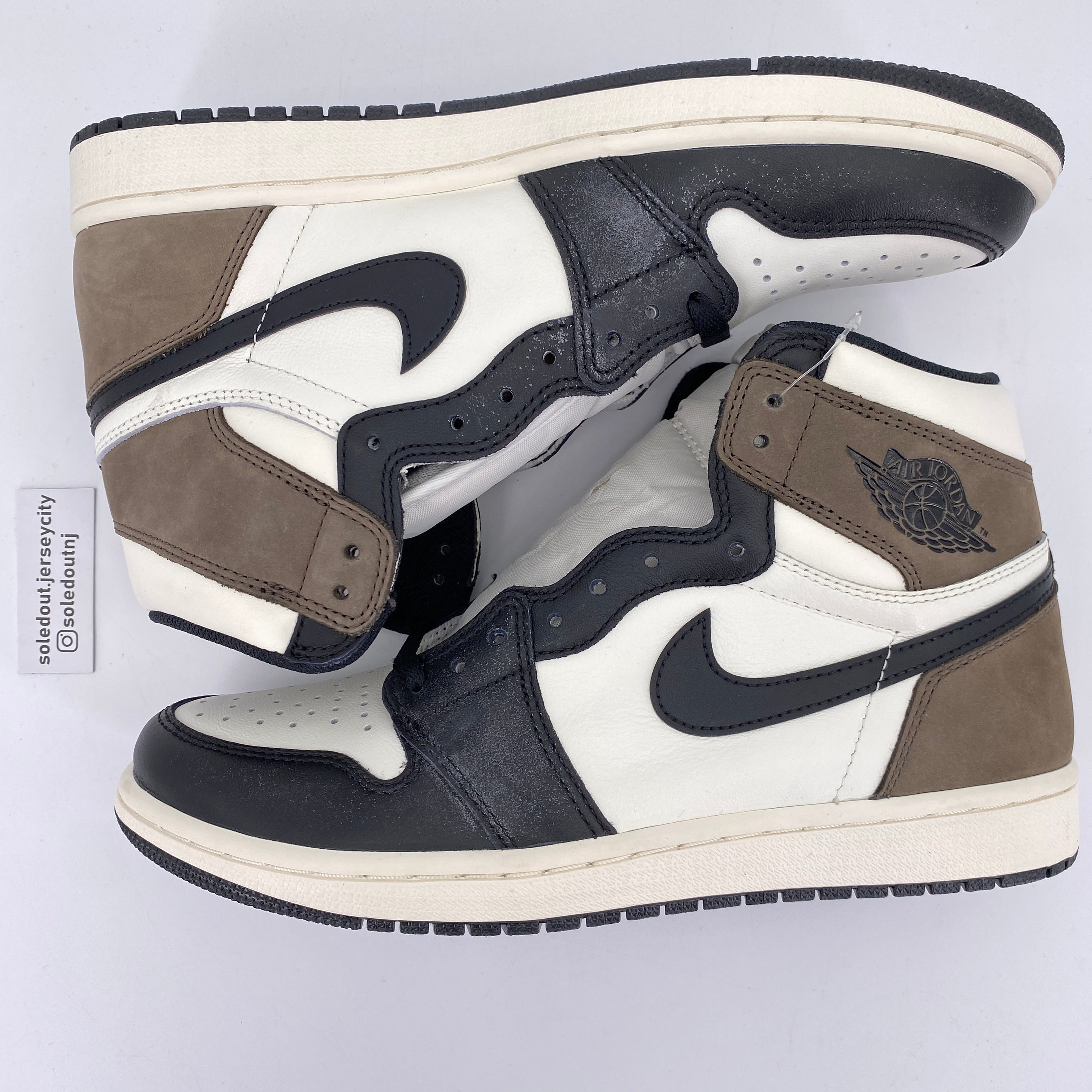 Air Jordans selling 1 Retro High OG’Mocha’