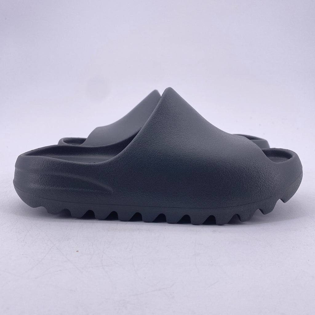 Yeezy (KIDS) Slide "Dark Onyx" 2024 New Size 3