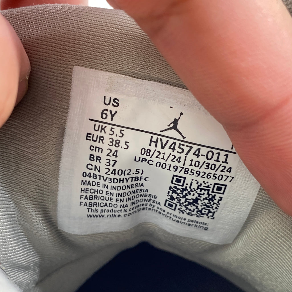 Air Jordan (GS) 9 Retro "Cool Grey" 2025 Used Size 6Y