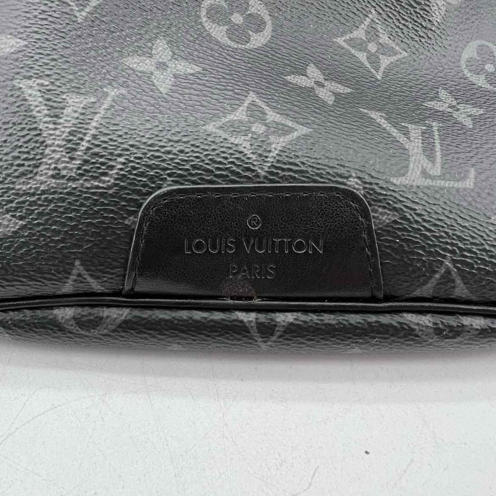 Louis Vuitton Bag "DISCOVERY BUMBAG" Used Black