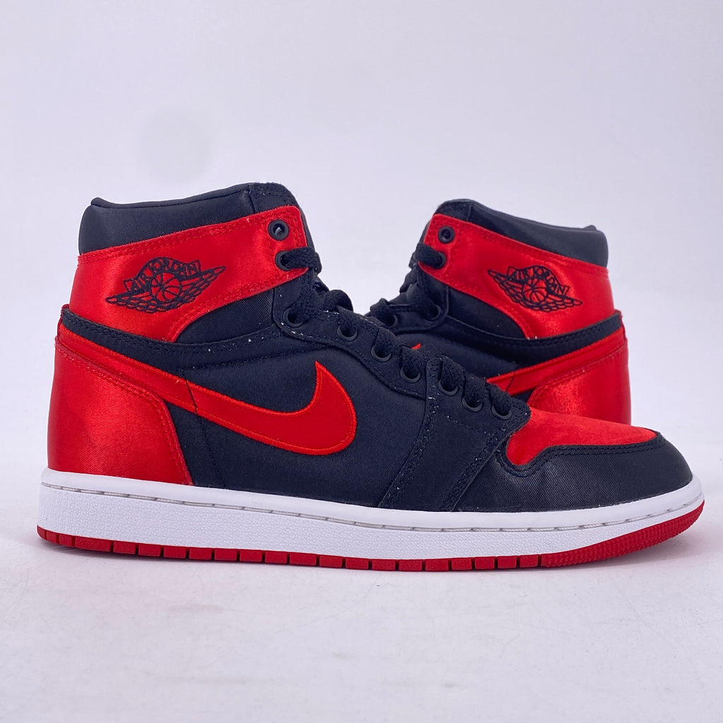 Air Jordan (W) 1 Retro High OG "Satin Bred" 2023 Used Size 7W