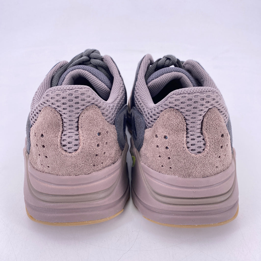 Yeezy 700 "Mauve" 2018 Used Size 8