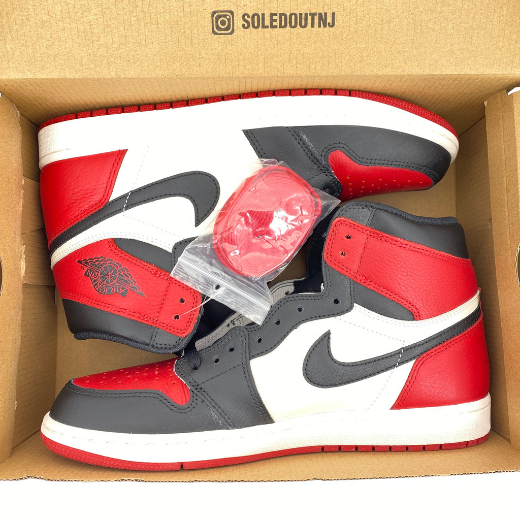 Air Jordan 1 Retro High OG "Bred Toe" 2018 New Size 10.5